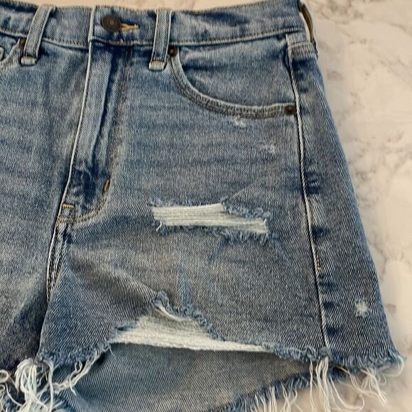 Abercrombie & Fitch High Rise Distressed Jean Shorts 24/00 NWOT - Picture 4 of 8